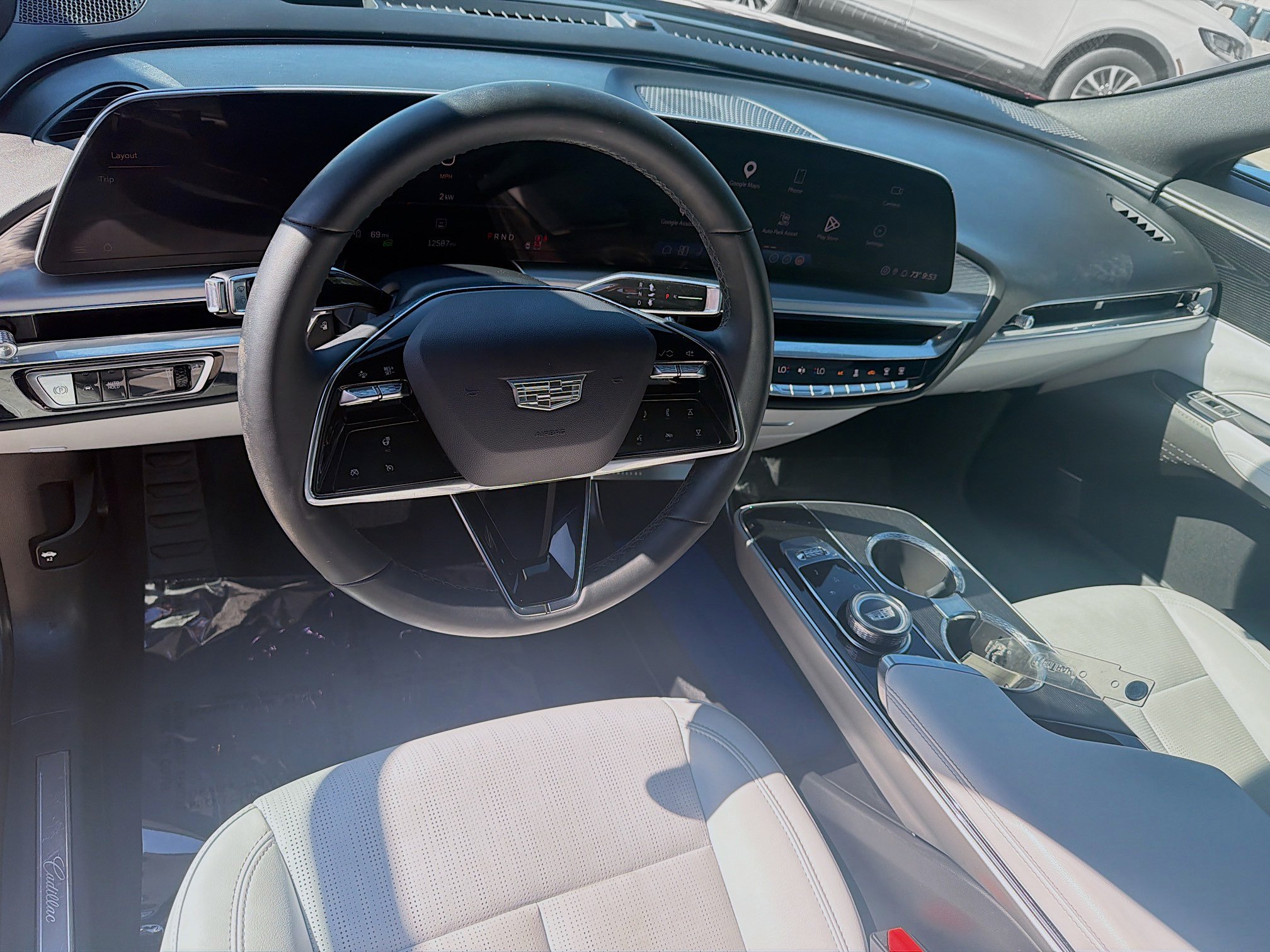 Used 2024 Cadillac Lyriq Luxury RWD image 9