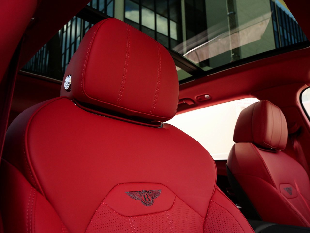 Used 2024 Bentley Bentayga Extended Wheelbase image 22