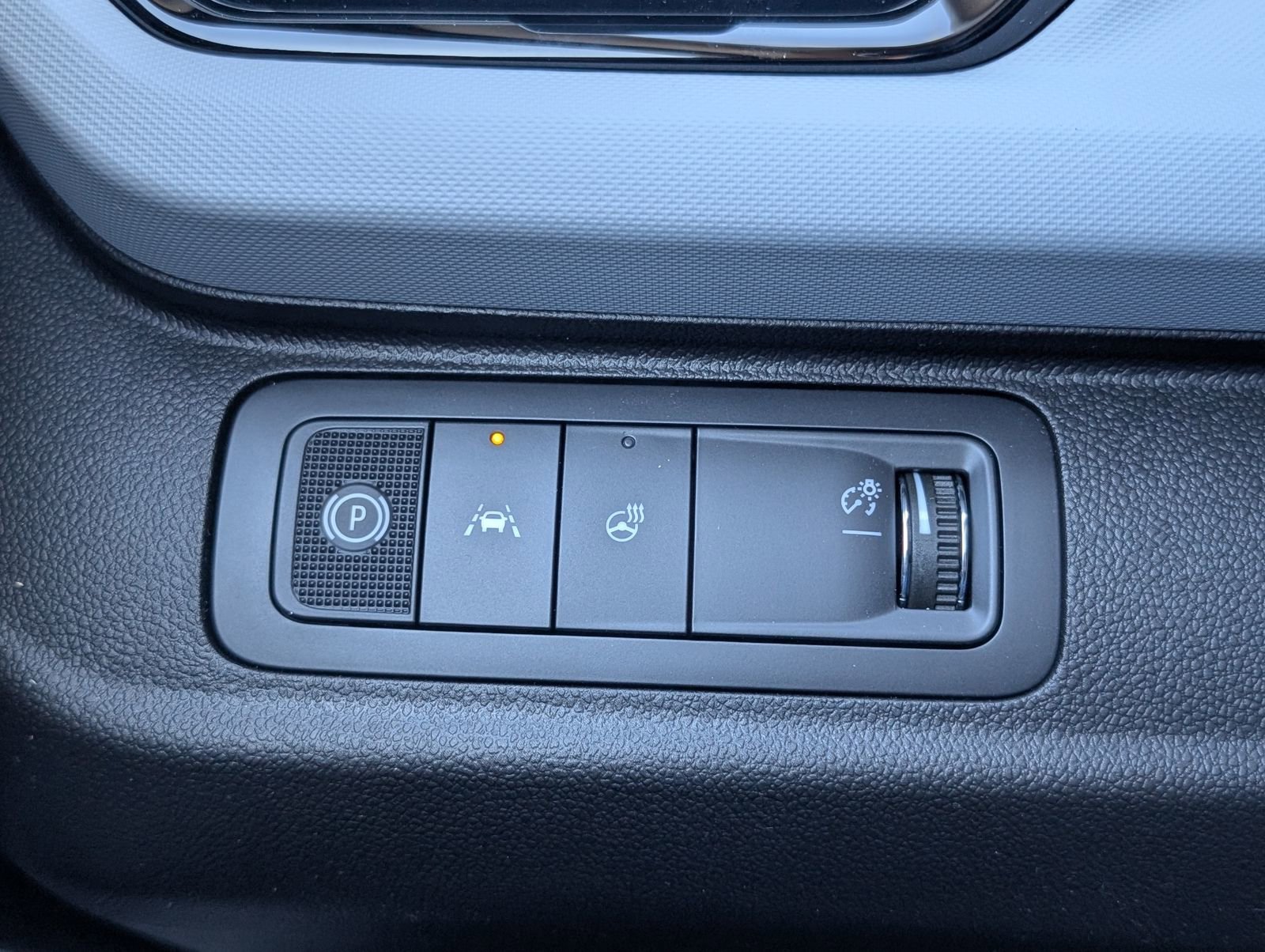 New 2027 Chevrolet Bolt LT w/ Comfort Package image 17