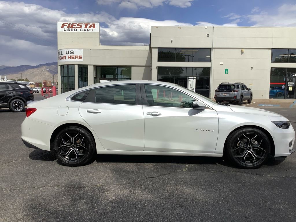 Used 2018 Chevrolet Malibu Premier w/ Premier Sun and Wheel Package FWD image 28