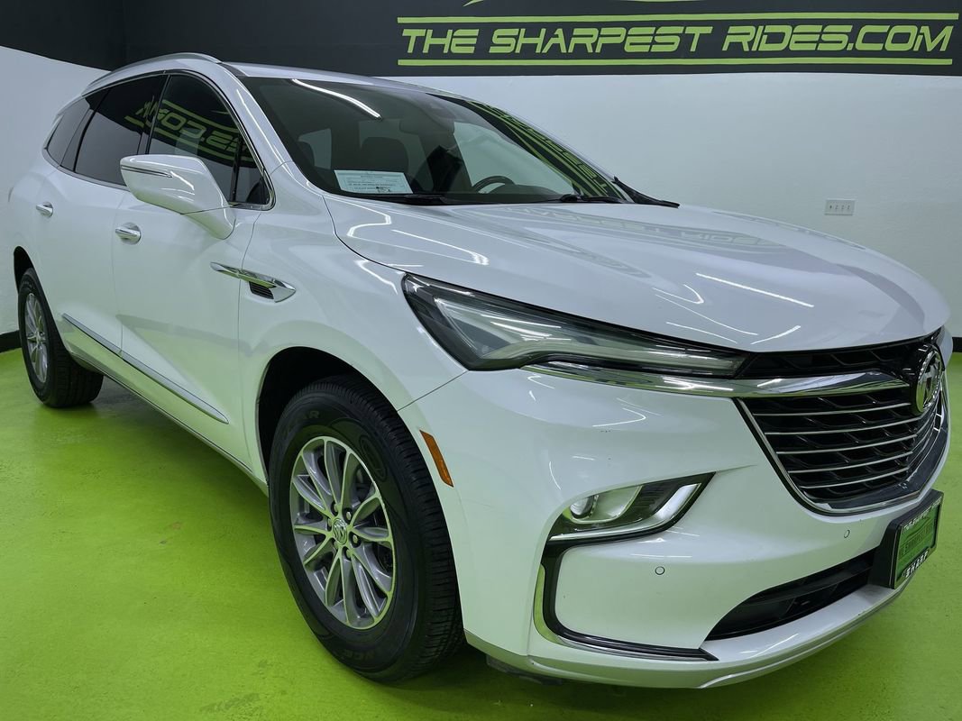 Used 2023 Buick Enclave Essence FWD image 2