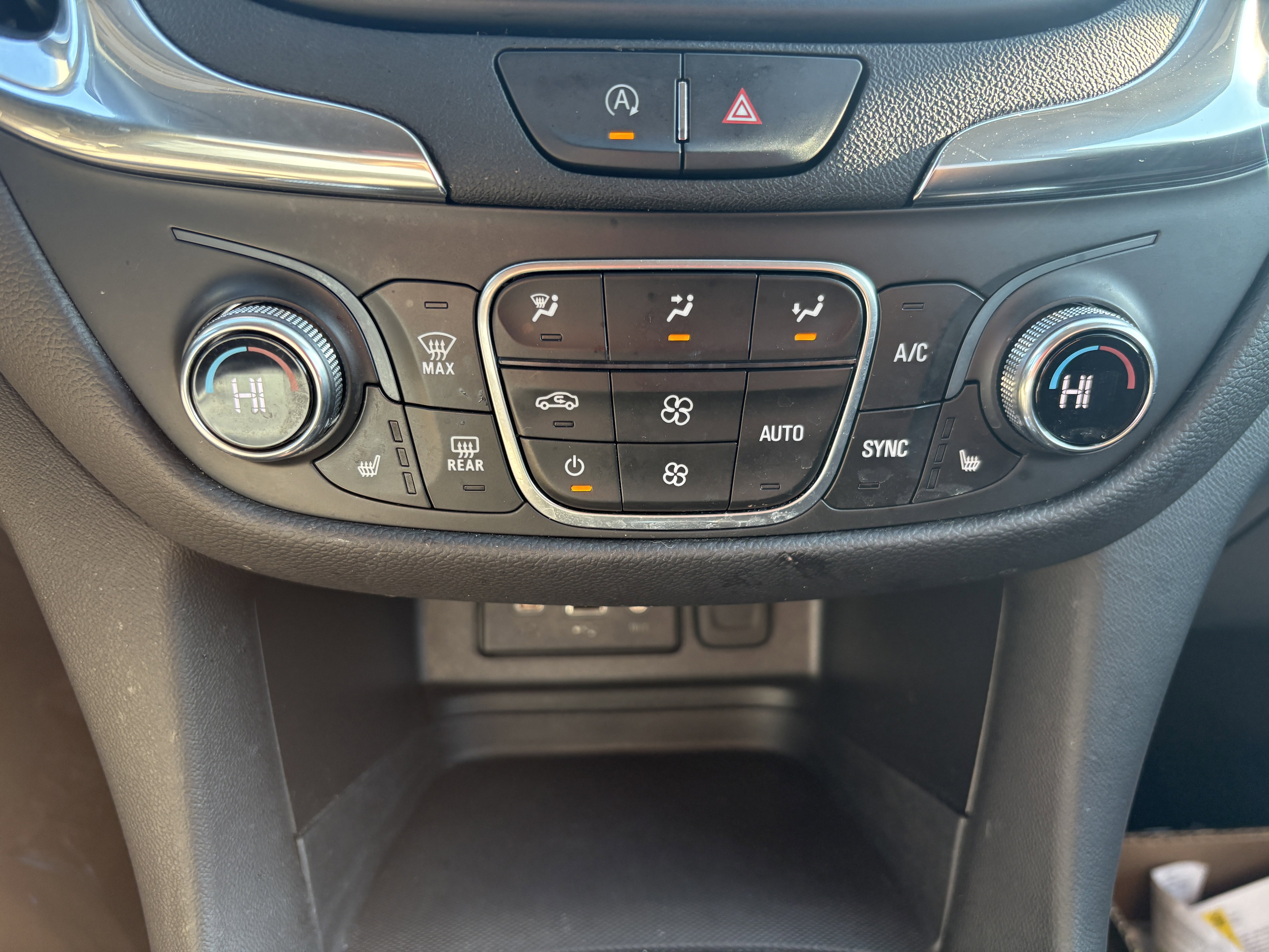 Used 2024 Chevrolet Equinox LT w/ LPO, Floor Liner Package image 10