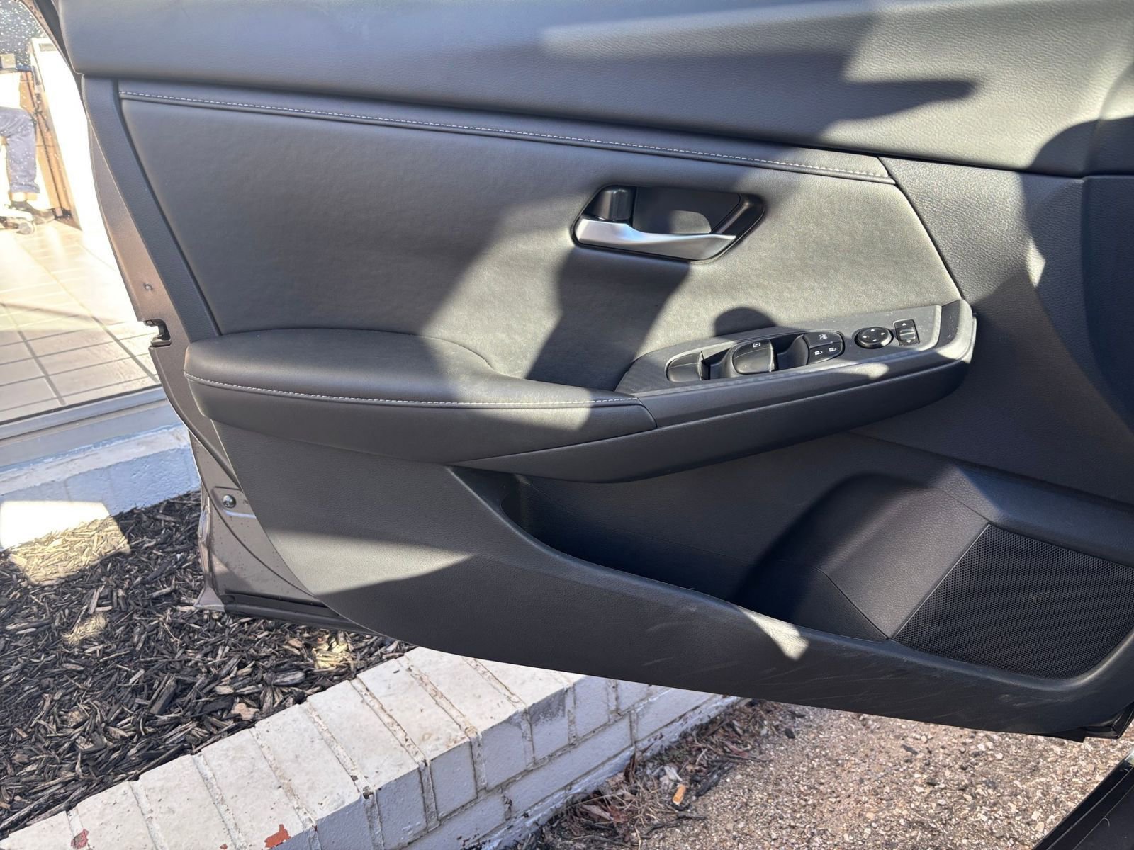 Used 2025 Nissan Sentra SV FWD image 18