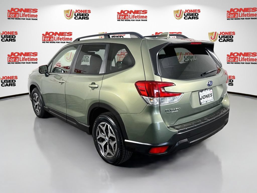 Used 2021 Subaru Forester Premium AWD/4WD image 2