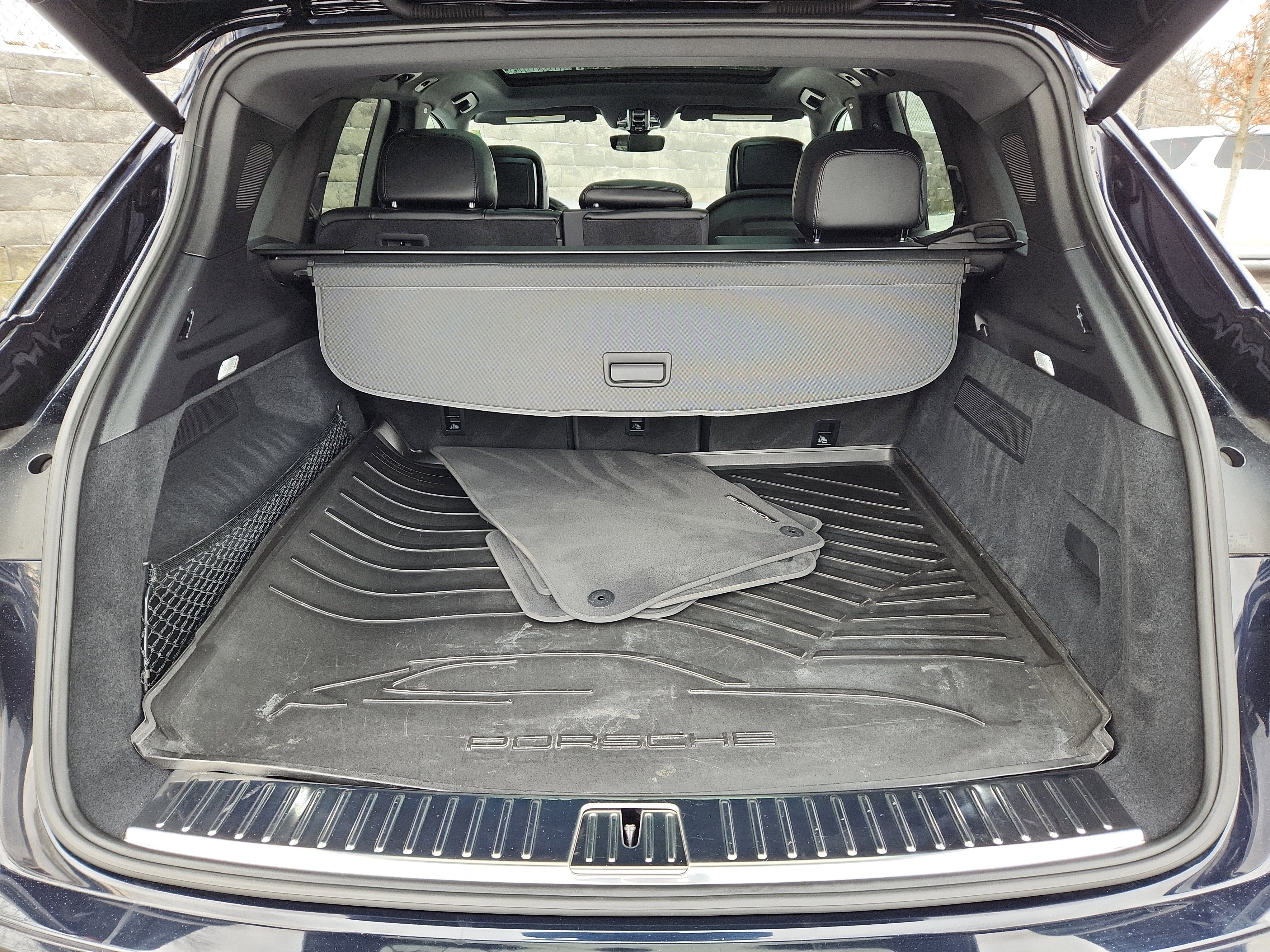 Used 2020 Porsche Cayenne image 13