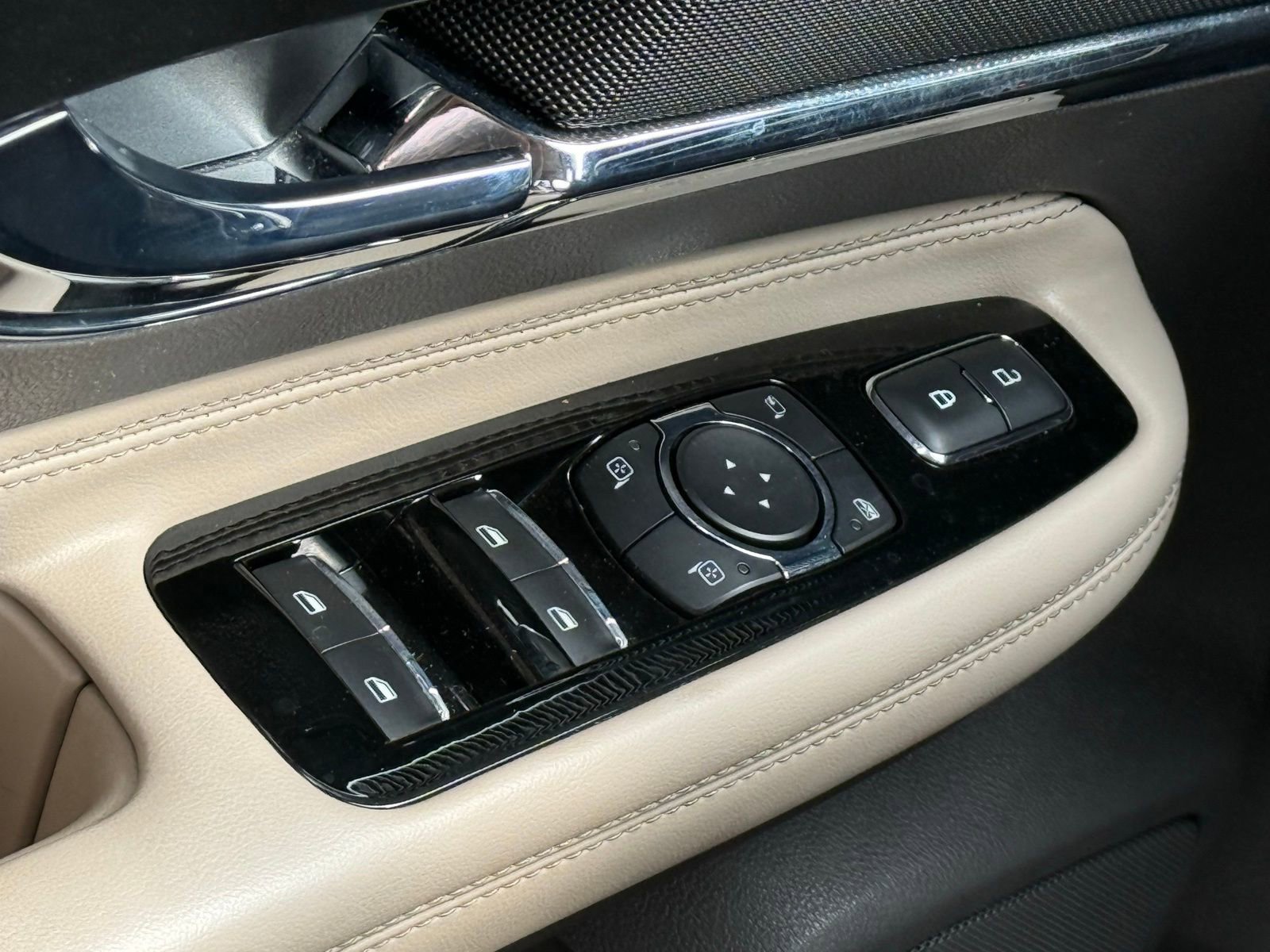 Used 2022 Lincoln Corsair Reserve w/ Equipment Group 201A image 38