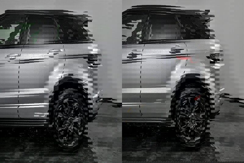 Used 2019 Land Rover Range Rover Evoque SE Premium AWD/4WD image 7
