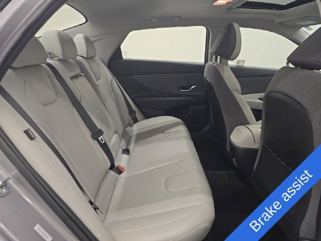 Used 2025 Hyundai Elantra Limited FWD image 12