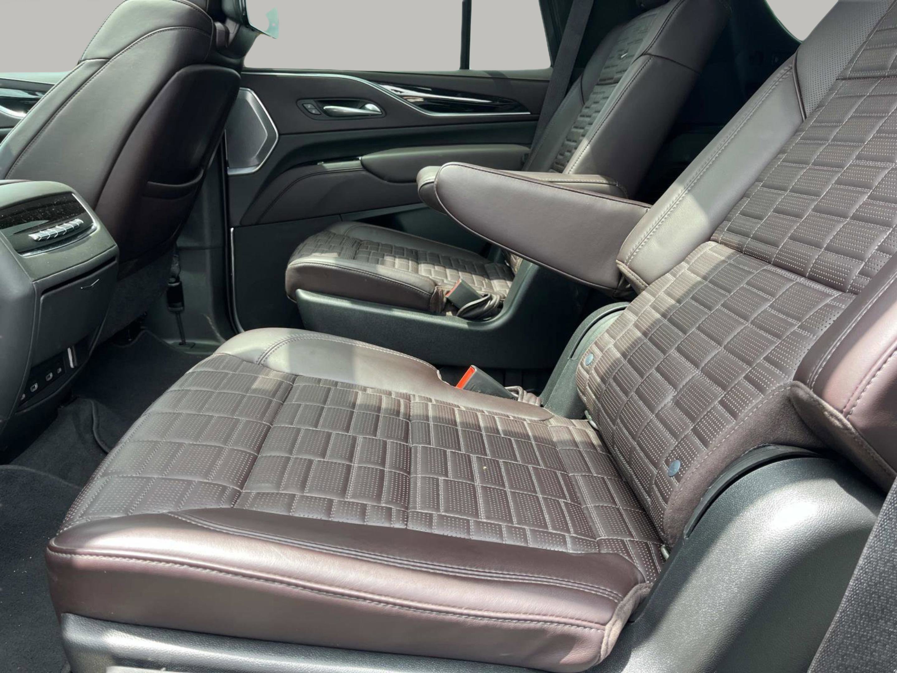 Used 2022 Cadillac Escalade Sport Platinum AWD/4WD image 16
