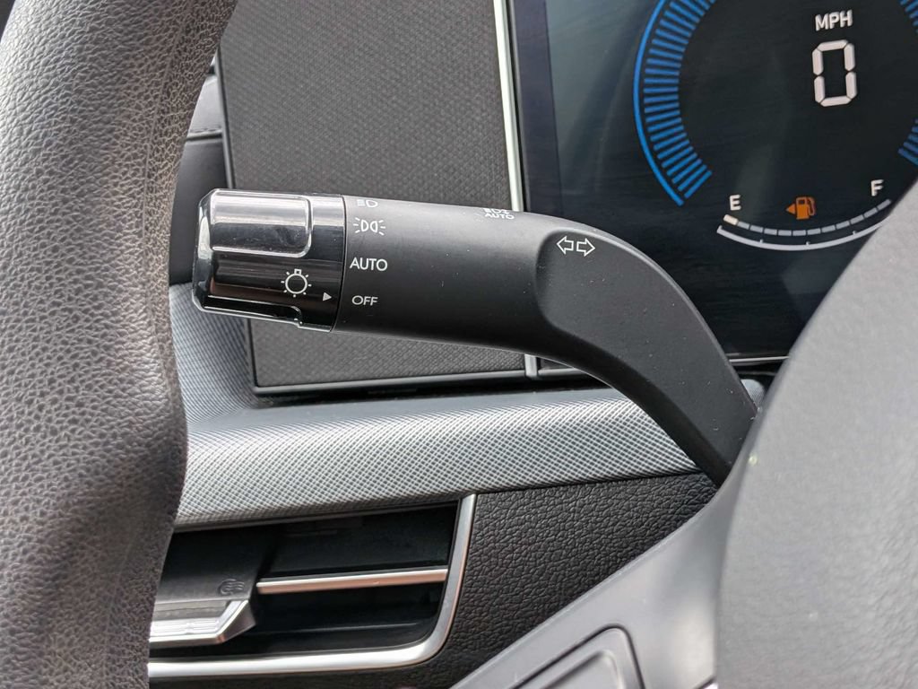 Used 2025 Hyundai Sonata SEL FWD image 32
