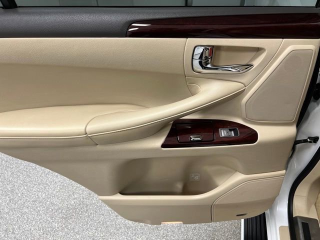 Used 2015 Lexus LX 570 4WD w/ Luxury Package image 42