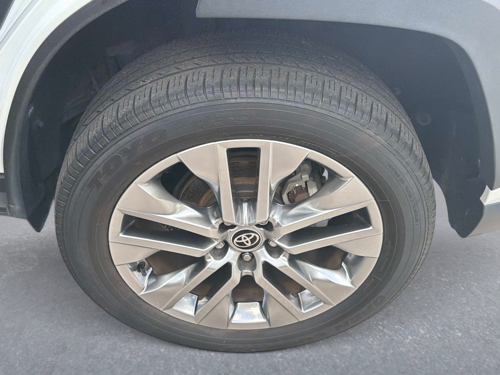 Used 2023 Toyota RAV4 XLE Premium FWD image 10