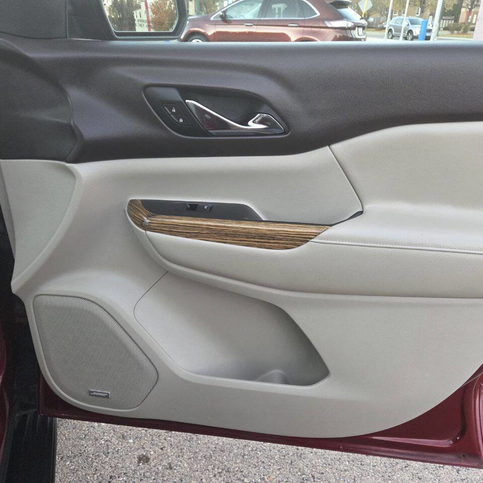 Used 2017 GMC Acadia Denali w/ Technology Package image 19