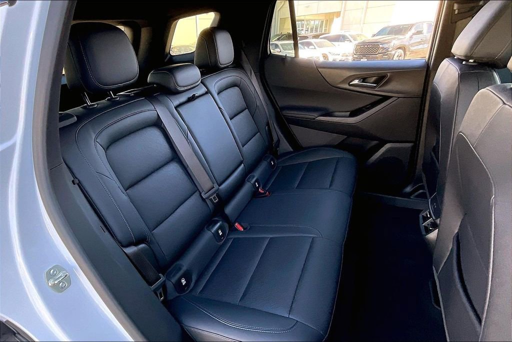 Used 2025 Chevrolet Equinox LT w/ Convenience Package II image 26