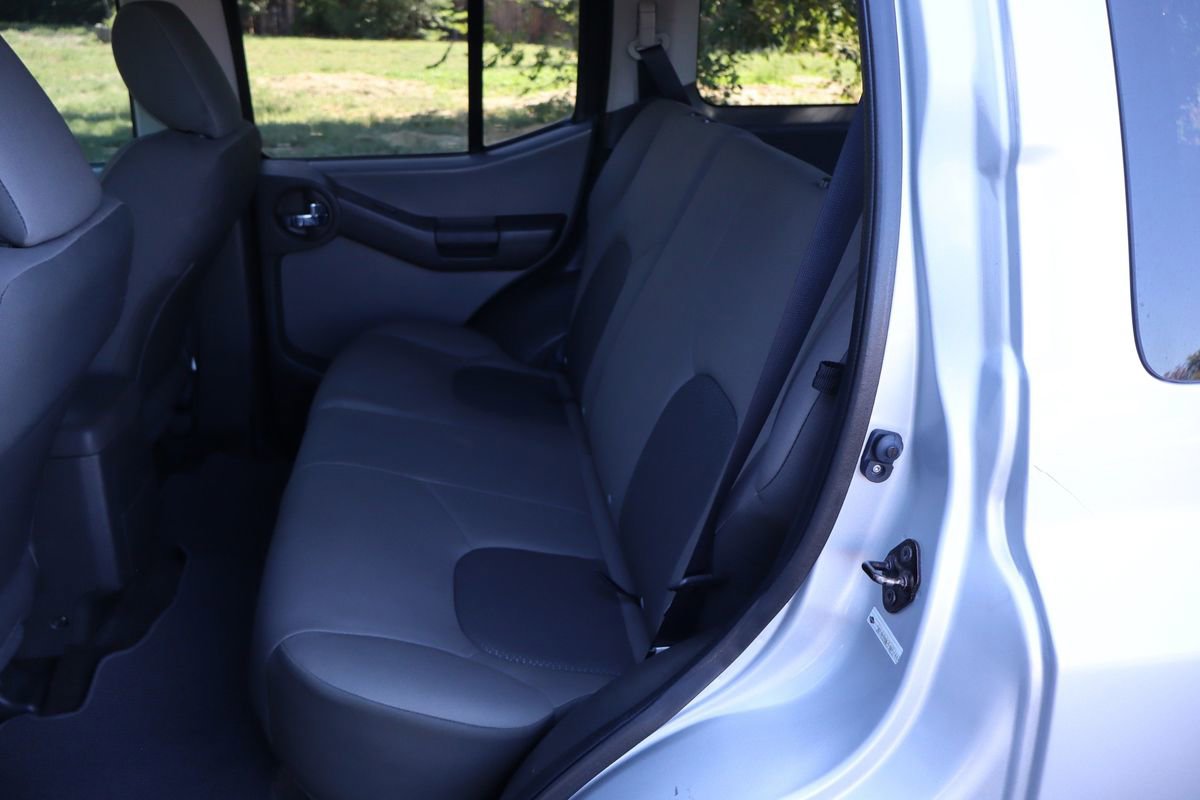 Used 2015 Nissan Xterra S image 20