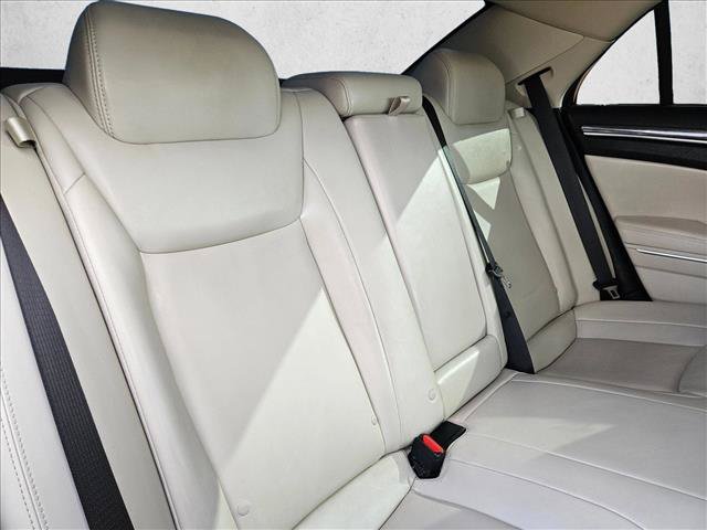 Used 2022 Chrysler 300 Touring L w/ Safetytec Plus Group RWD image 13
