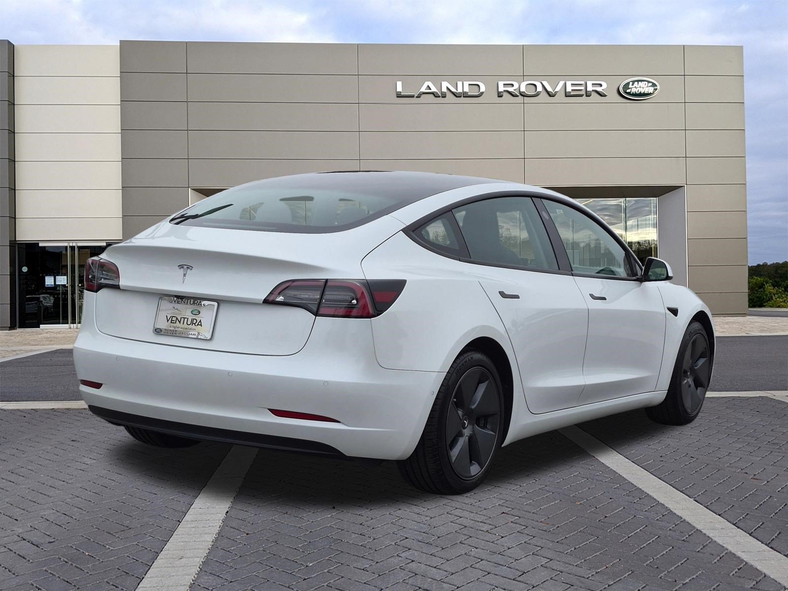Used 2022 Tesla Model 3 Long Range AWD/4WD image 5