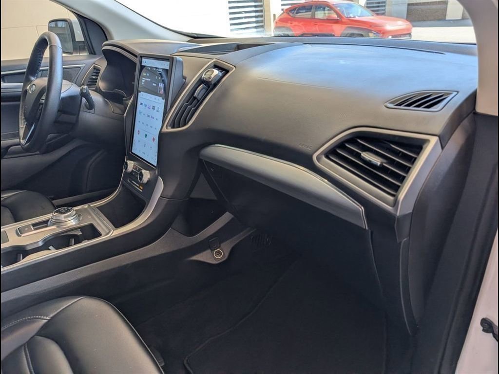 Used 2022 Ford Edge SEL image 16