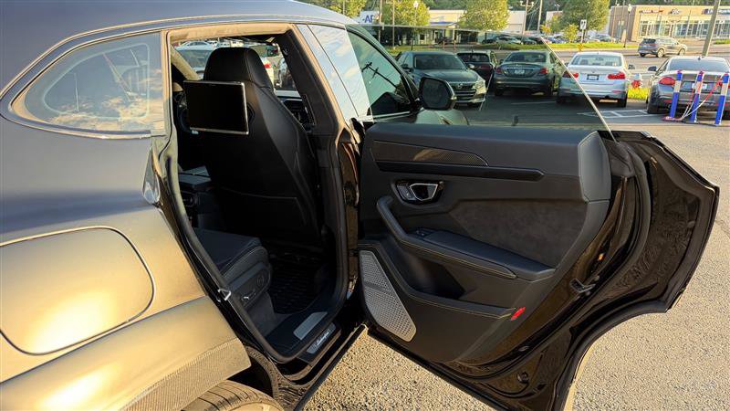 Used 2021 Lamborghini Urus AWD/4WD image 59