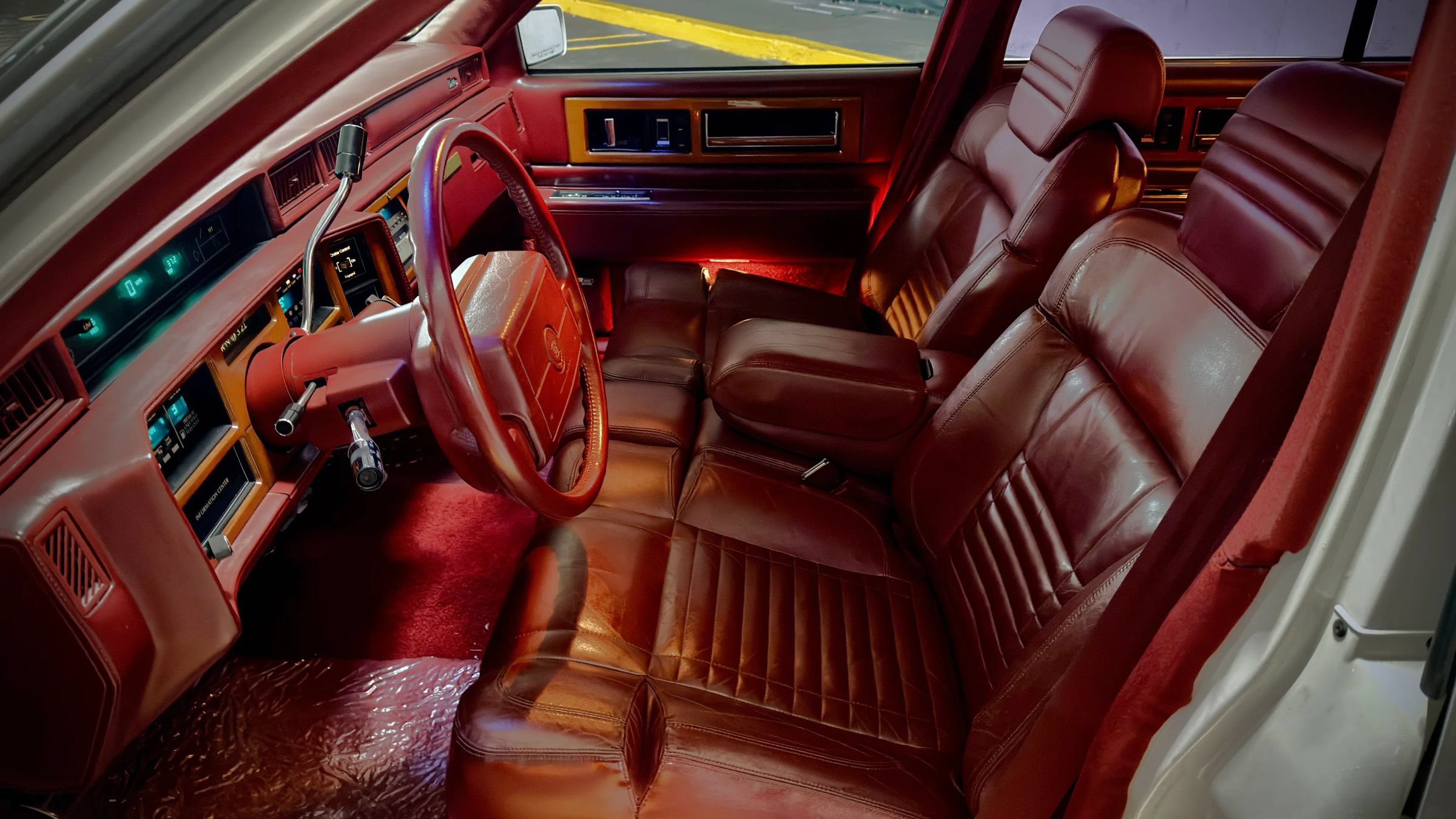 Used 1990 Cadillac Fleetwood 60 Special FWD image 25