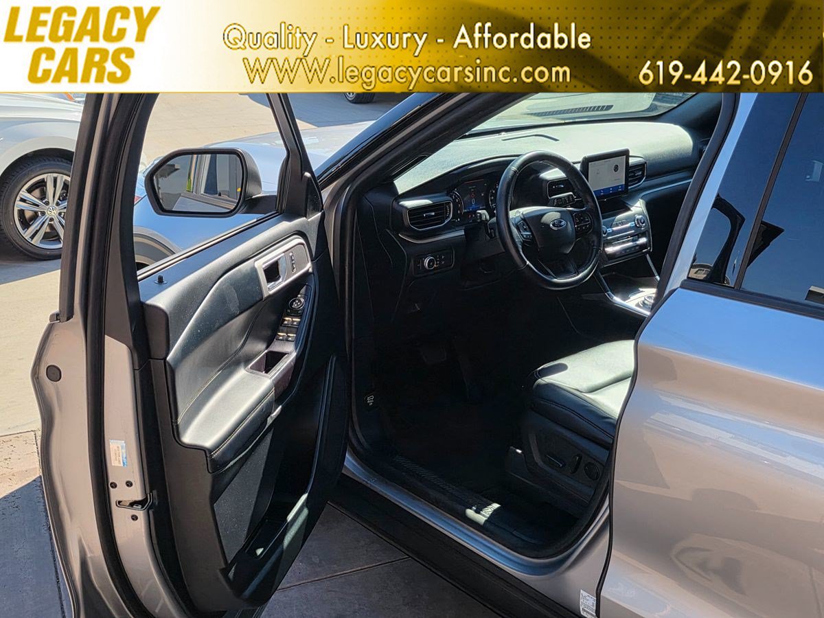 Used 2020 Ford Explorer XLT w/ Equipment Group 202A AWD/4WD image 46
