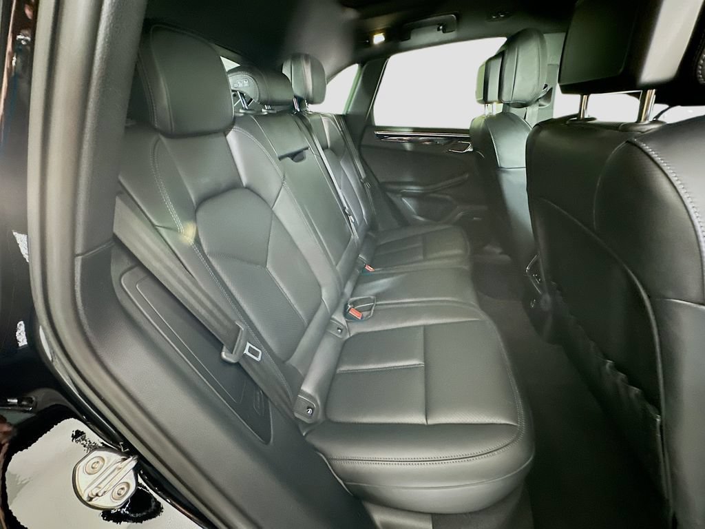 Certified 2025 Porsche Macan S AWD/4WD image 29