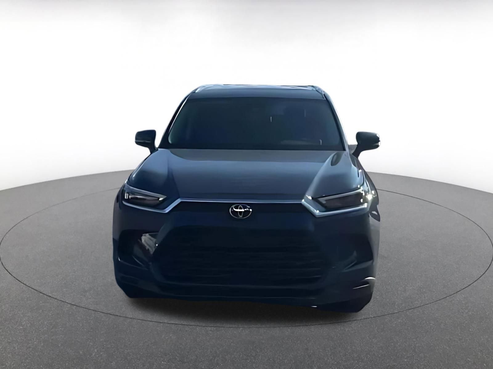 Used 2025 Toyota Grand Highlander FWD image 4