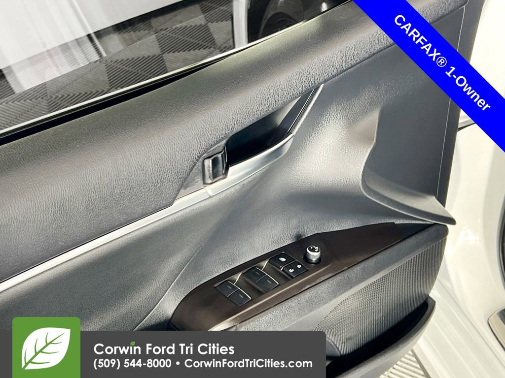 Used 2024 Toyota Camry XSE w/ Navigation Package image 12