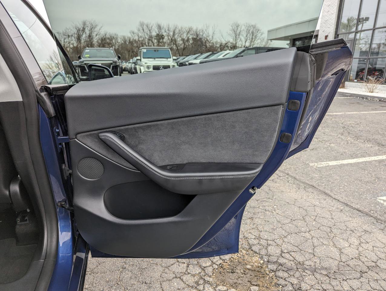 Used 2021 Tesla Model Y Long Range image 32