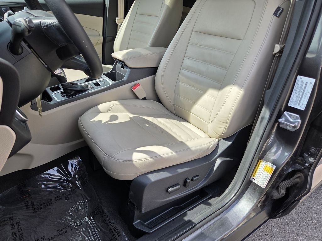 Used 2018 Ford Escape SEL w/ Ford Safe & Smart Package FWD image 5