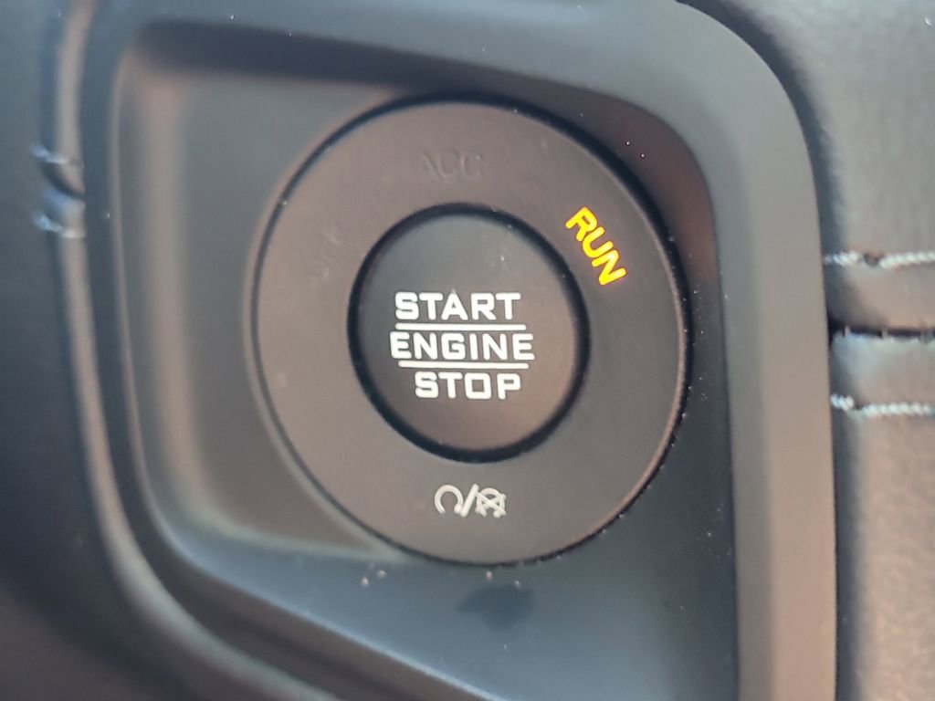 Used 2025 Jeep Gladiator Mojave AWD/4WD image 30