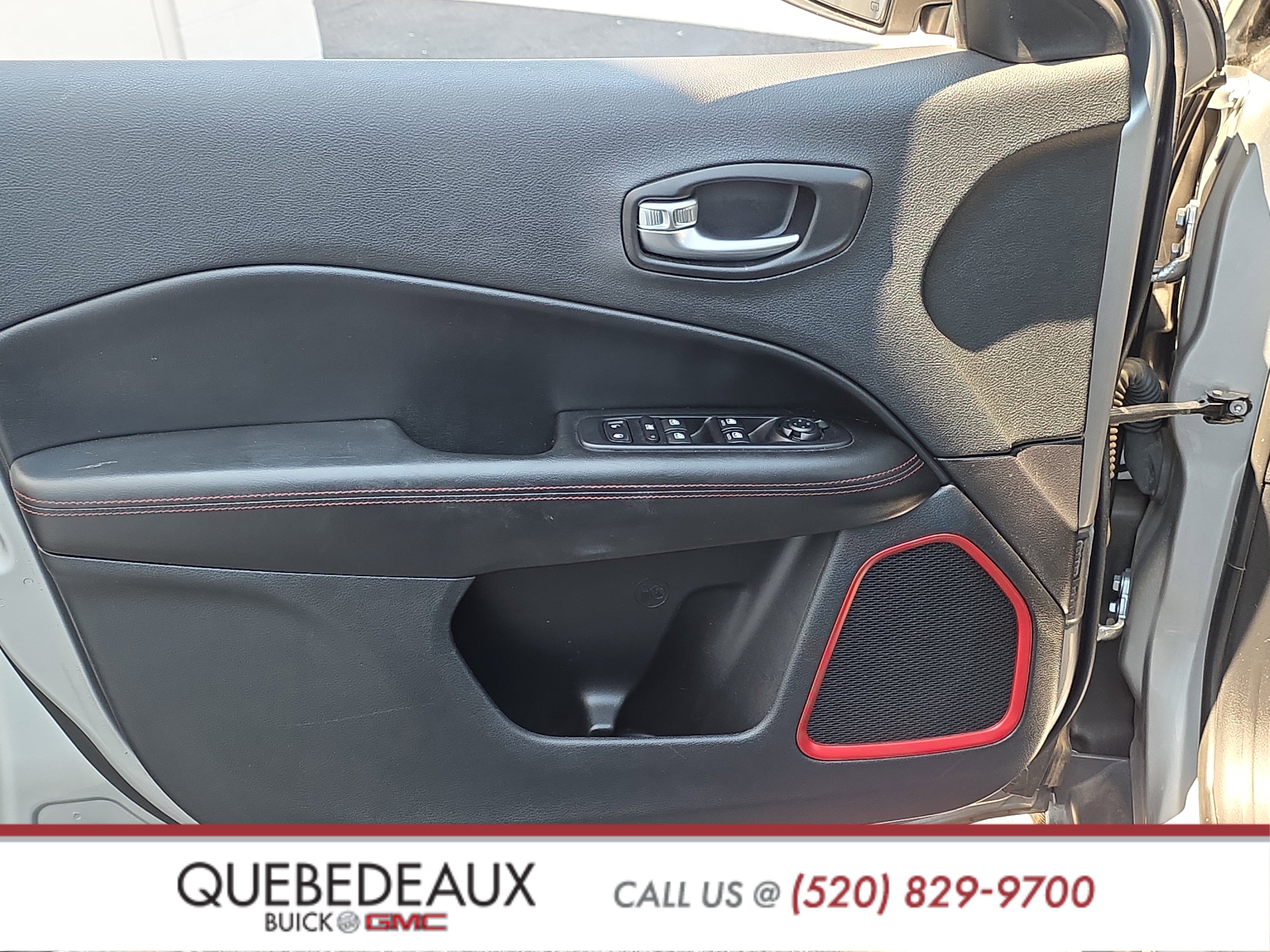 Used 2019 Jeep Compass Trailhawk AWD/4WD image 10