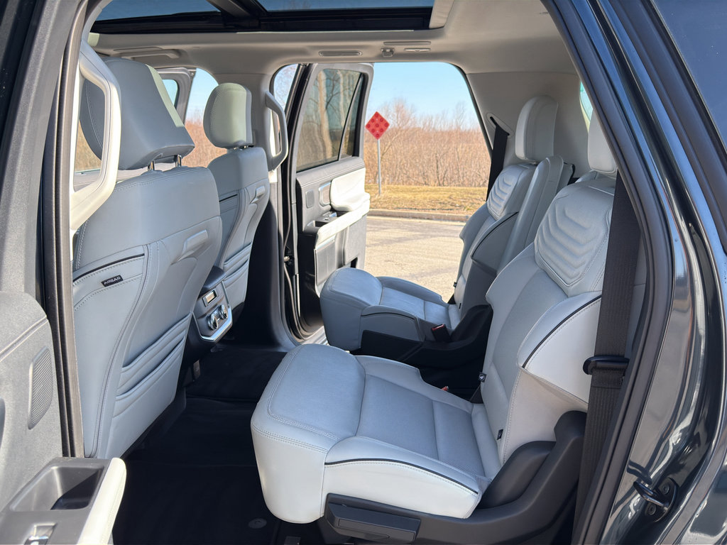 Certified 2025 Ford Expedition Max Platinum w/ Platinum Ultimate Package image 39