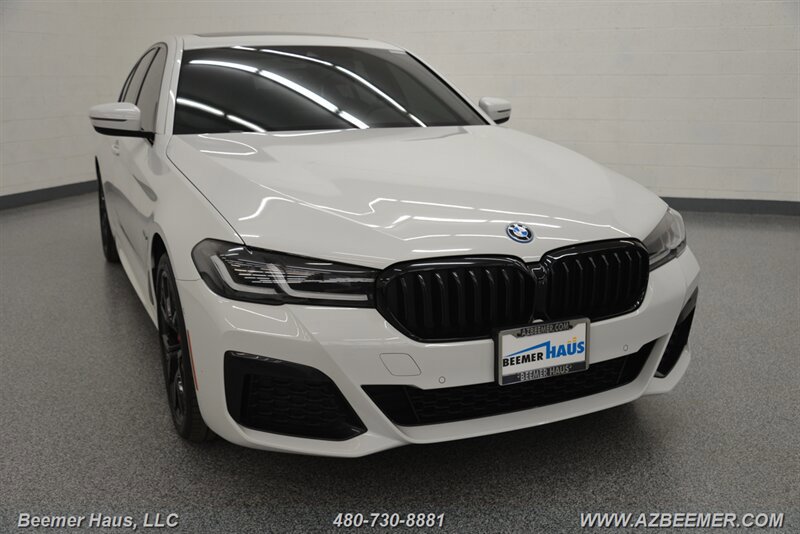 Used 2023 BMW 530e w/ M Sport Package image 5