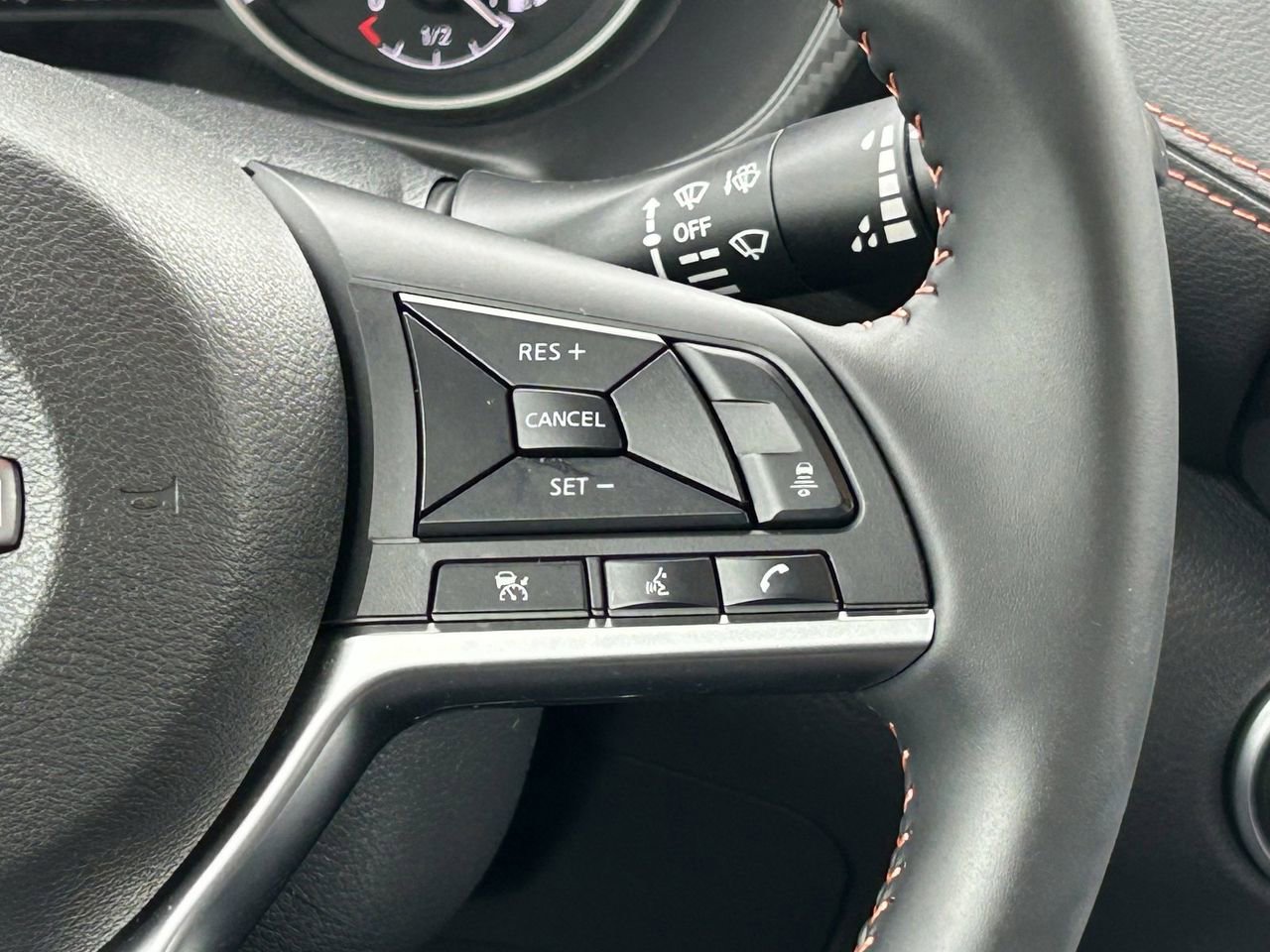 Certified 2025 Nissan Sentra SR image 26