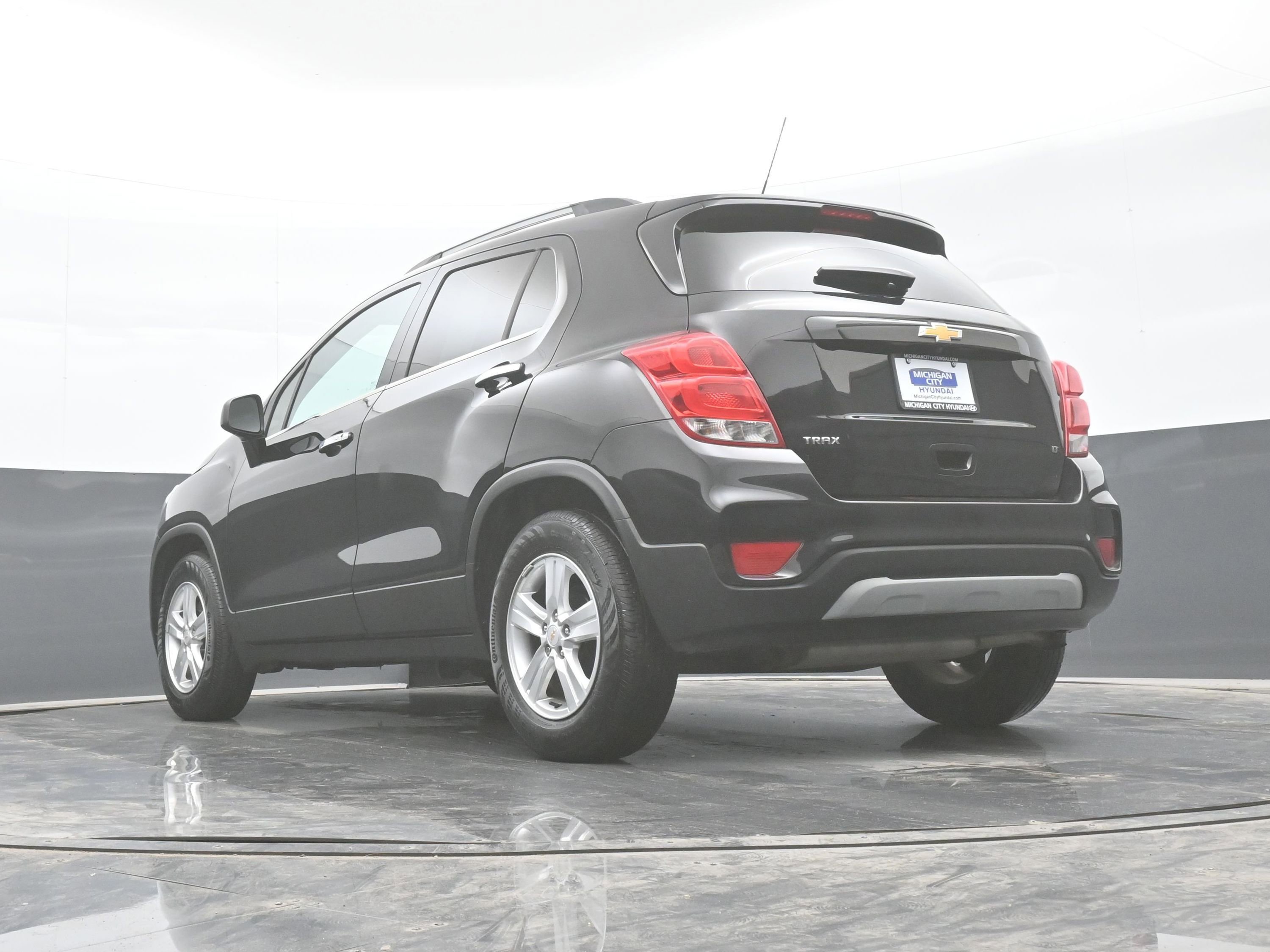 Used 2020 Chevrolet Trax LT w/ LT Convenience Package image 38