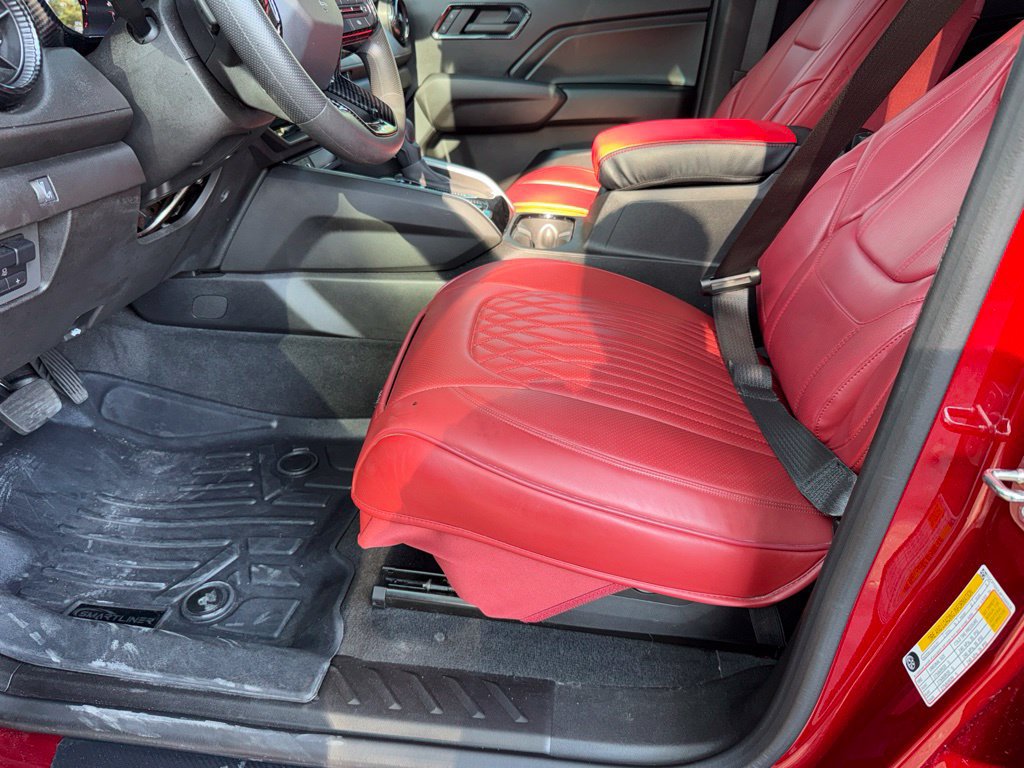 Used 2023 Chevrolet Colorado Trail Boss w/ Technology Package AWD/4WD image 21