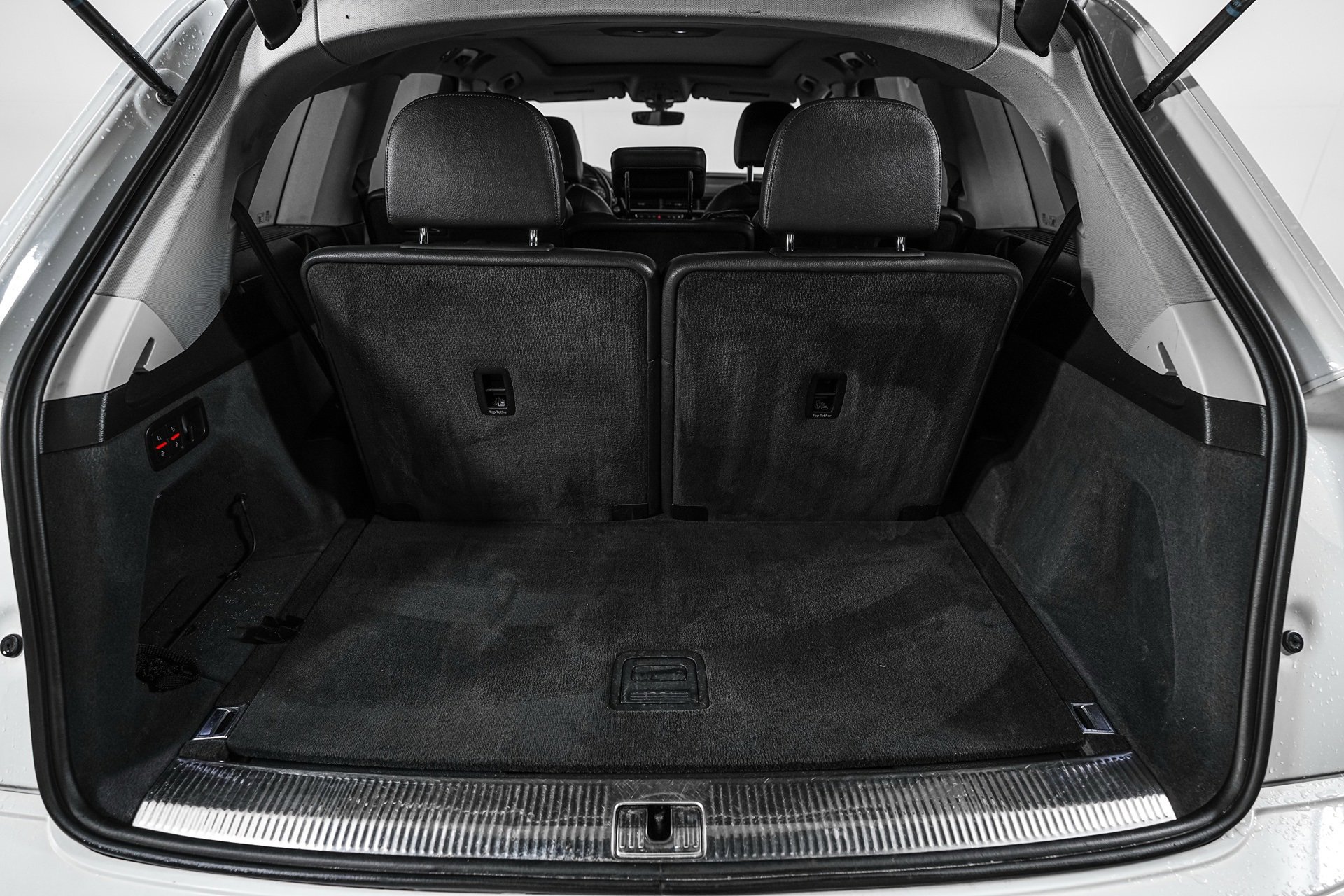 Used 2017 Audi Q7 3.0T Premium Plus w/ Premium Plus Package image 9