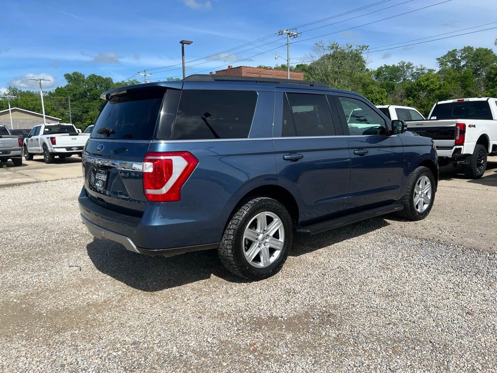 Used 2018 Ford Expedition XLT w/ Equipment Group 202A AWD/4WD image 8