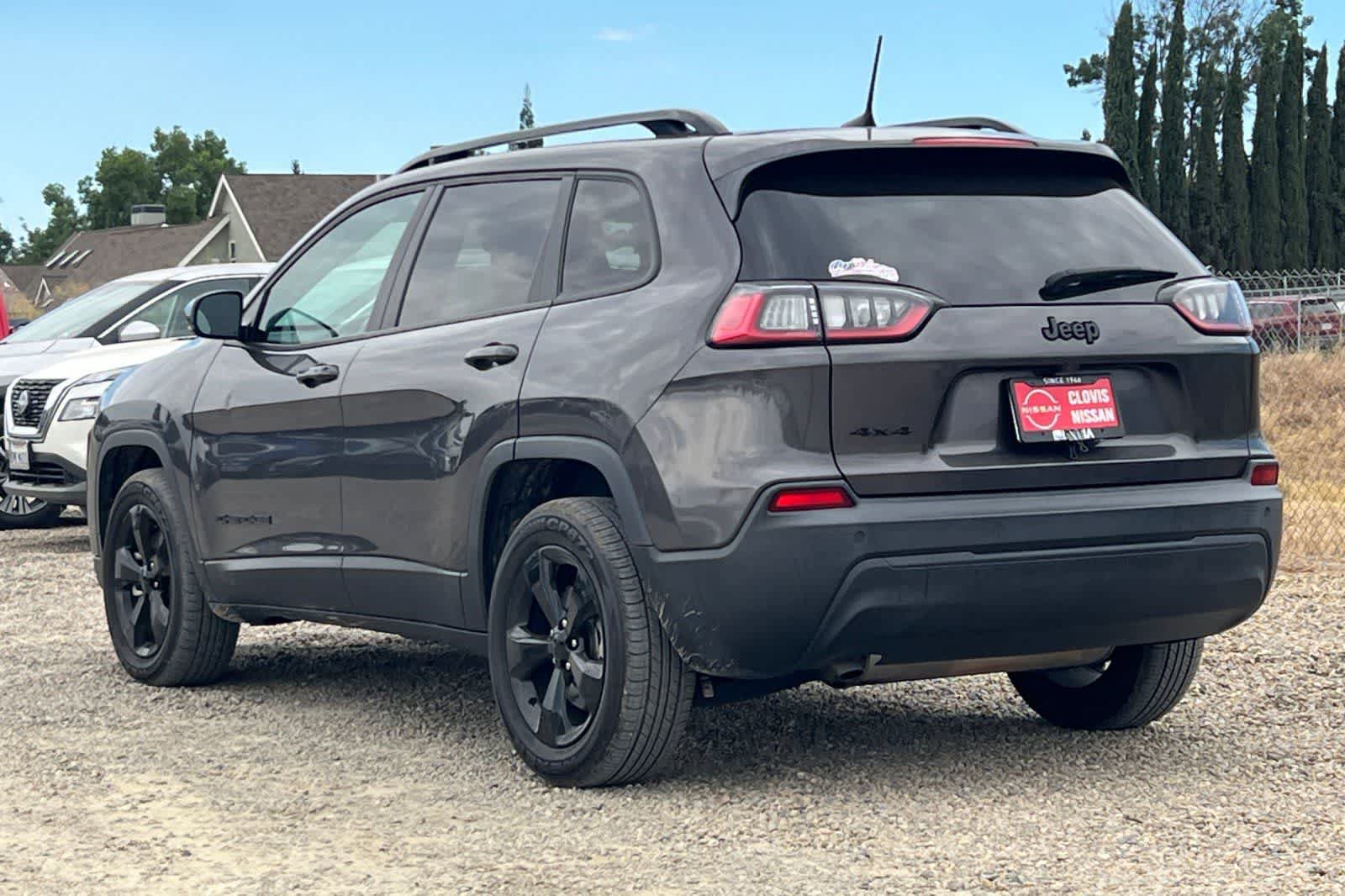 Used 2021 Jeep Cherokee Latitude Plus AWD/4WD image 7