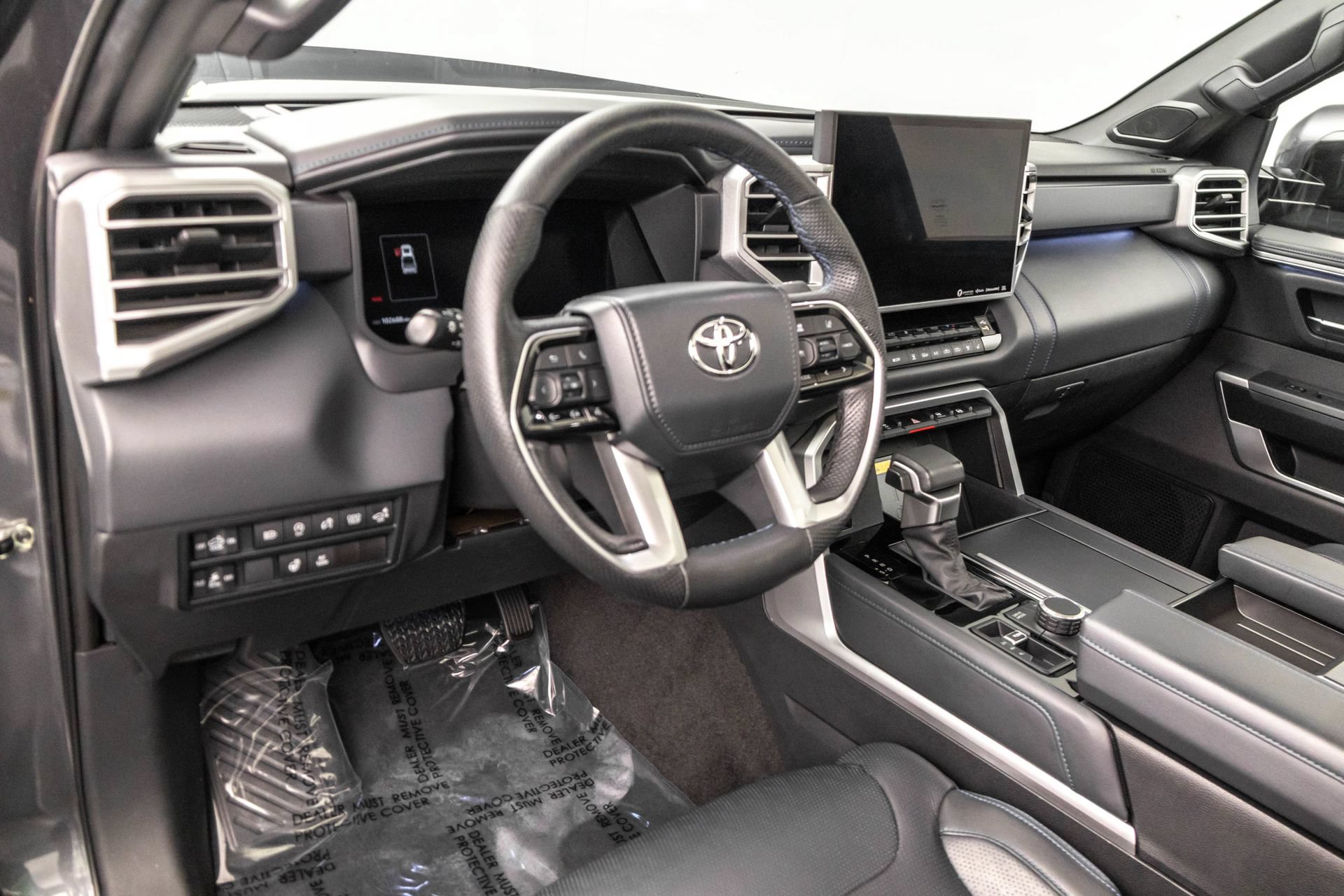 Used 2022 Toyota Tundra Platinum w/ Advanced Package AWD/4WD image 5