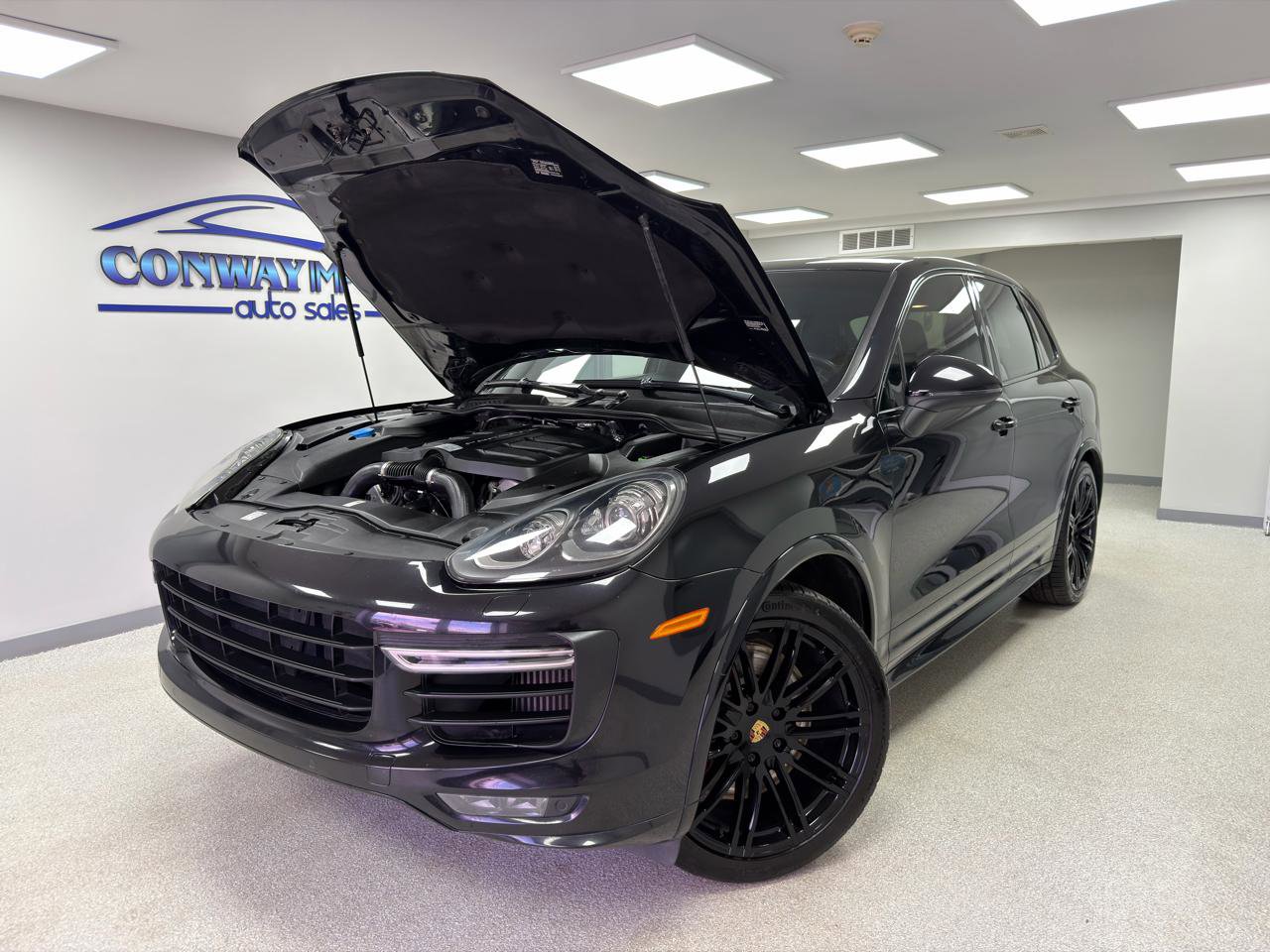 Used 2017 Porsche Cayenne GTS AWD/4WD image 36