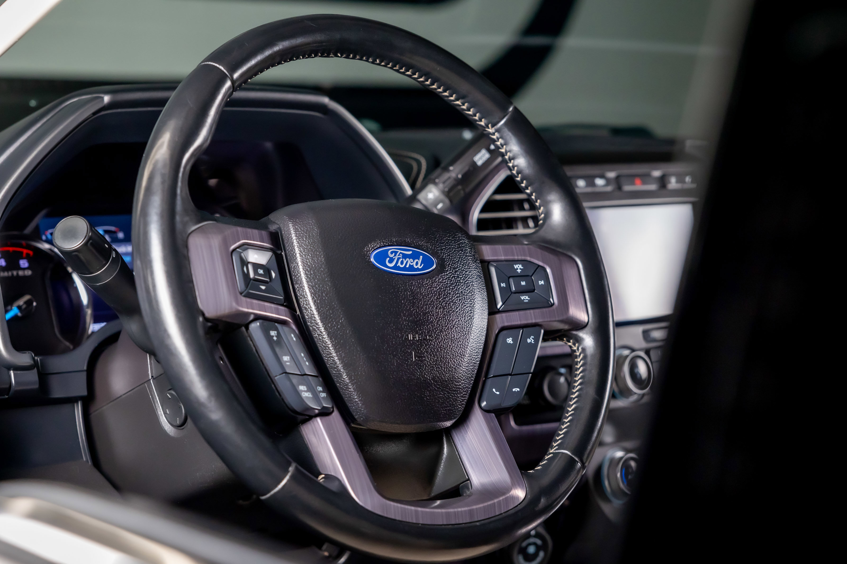 Used 2021 Ford F250 Limited AWD/4WD image 40