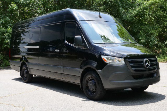 Used 2022 Mercedes-Benz Sprinter 2500 image 4