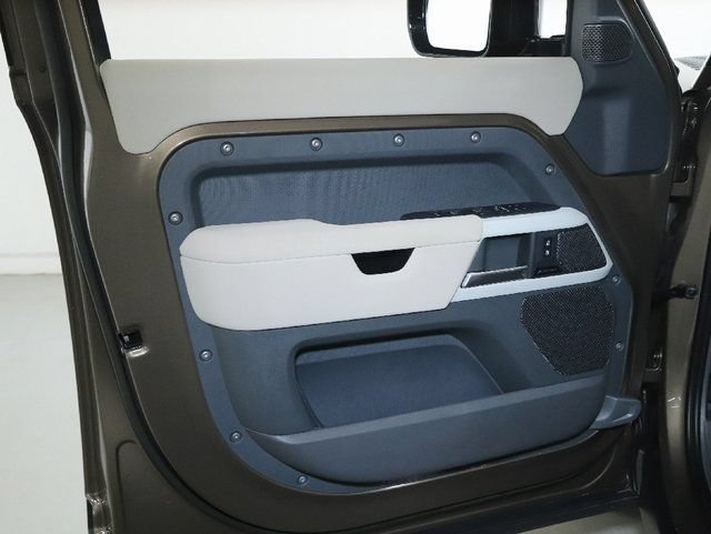 Certified 2023 Land Rover Defender 110 S AWD/4WD image 31