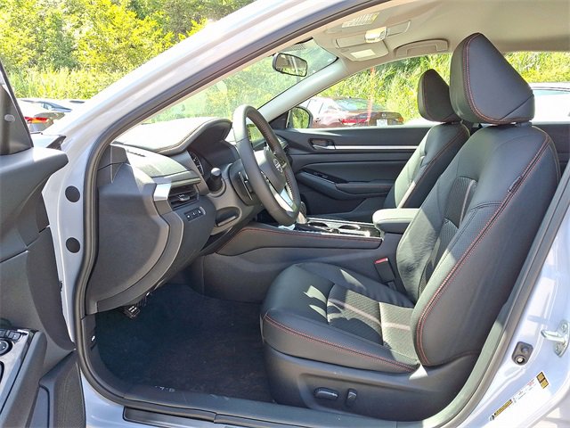 New 2025 Nissan Altima 2.5 SR image 6