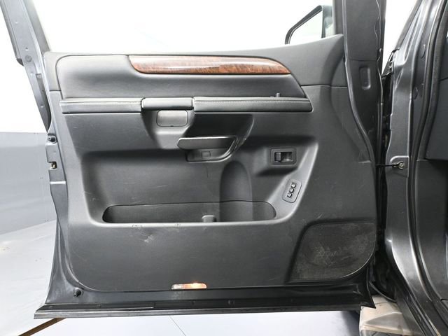 Used 2011 Nissan Armada Platinum w/ 2nd Row Captain Seat Pkg image 16