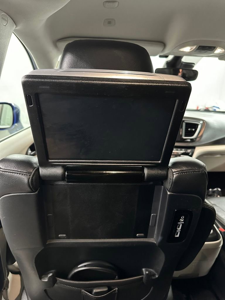 Used 2018 Chrysler Pacifica Touring-L Plus w/ Advanced Safetytec Group image 28