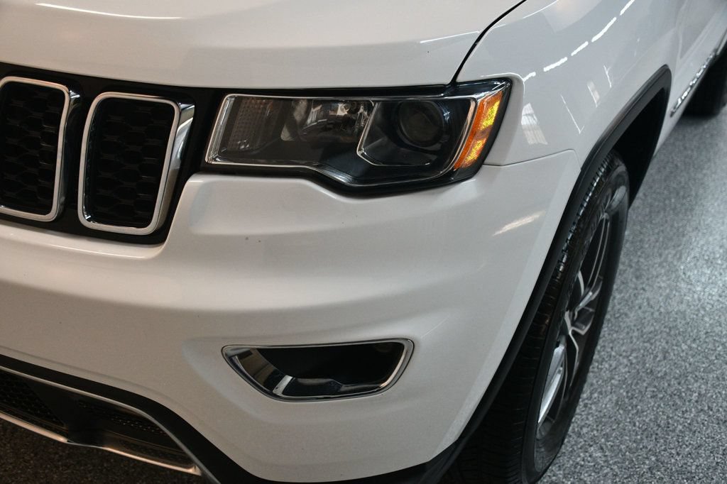 Used 2022 Jeep Grand Cherokee Limited AWD/4WD image 11