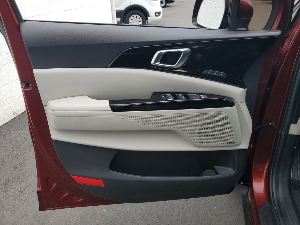 Used 2022 Kia Carnival SX Prestige image 24